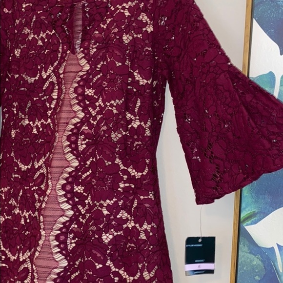 NWT Gabby Skye Size 6 Burgundy Lace Bell Sleeves Dress - Picture 5 of 7